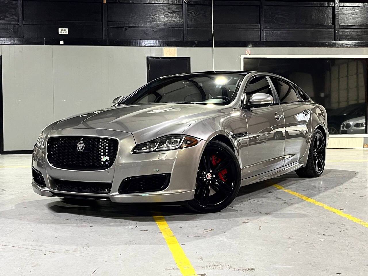 2017 Jaguar XJ R — Sedan — 100,840 mi — Victoria, TX