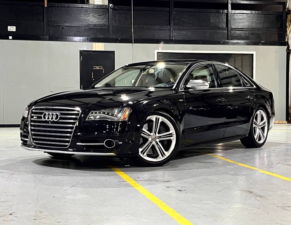 2013 Audi S8 Standard — Sedan — 68,636 mi — Victoria, TX