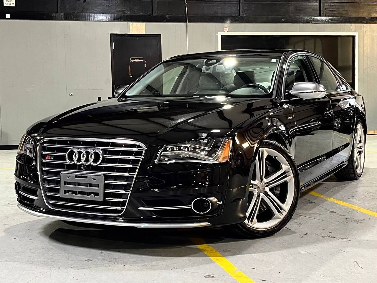2013 Audi S8 Standard — Sedan — 54,719 mi — Victoria, TX
