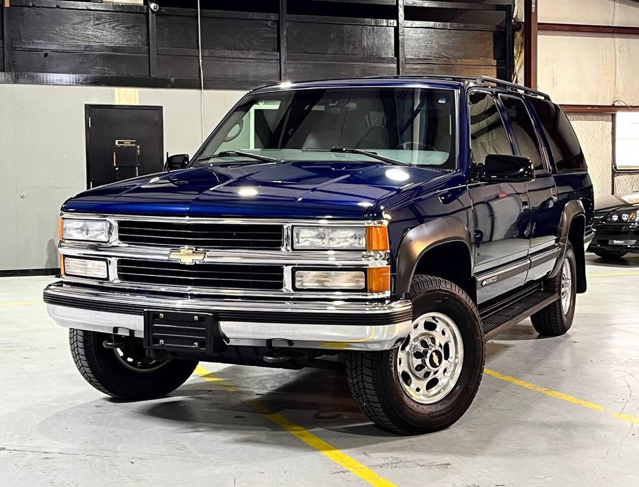 1999 Chevrolet Suburban Base — SUV — 73,300 mi — Victoria, TX