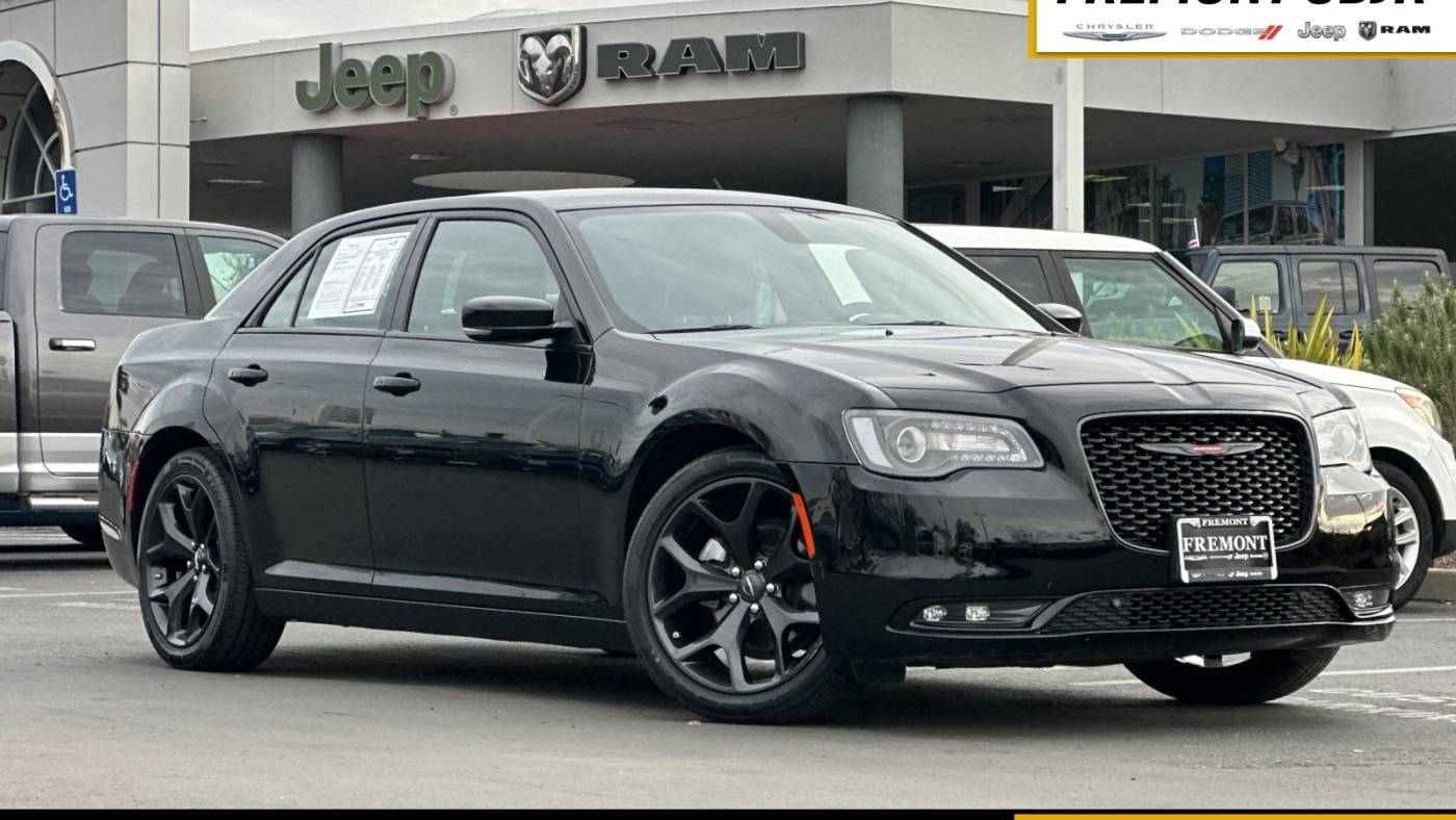 2022 Chrysler 300 S — Sedan — 23,625 mi — Newark, CA