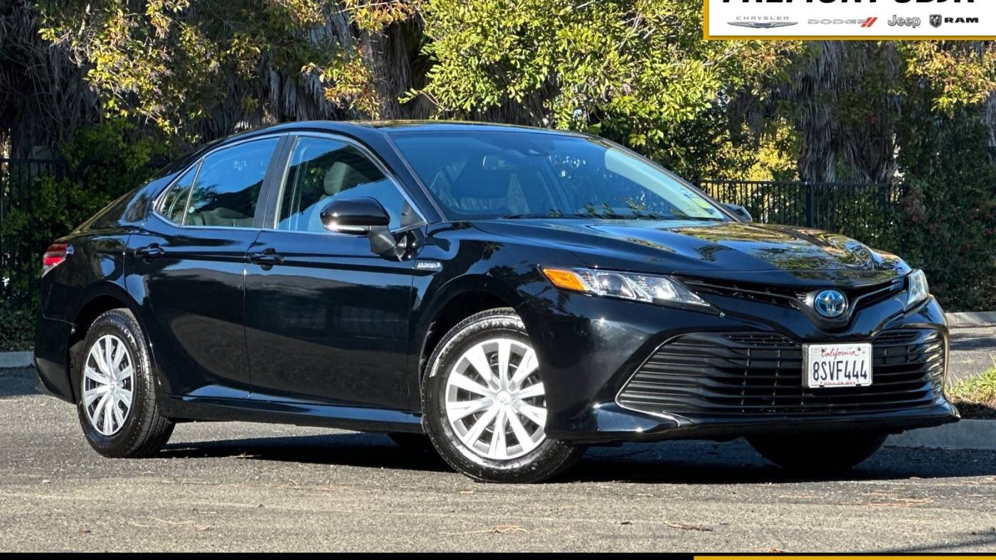 2020 Toyota Camry Hybrid LE — Sedan — 59,750 mi — Newark, CA