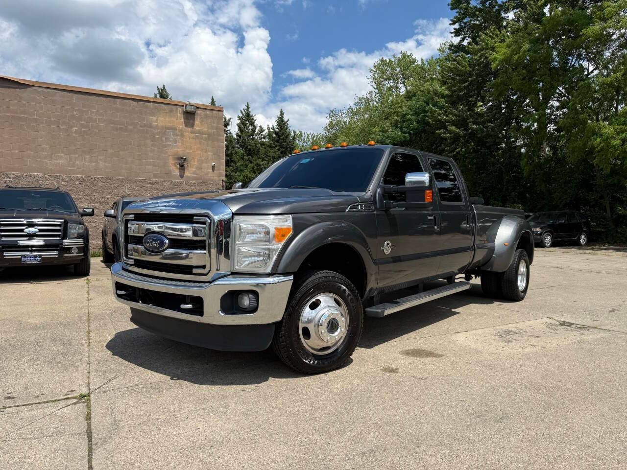 2016 Ford Super Duty F-350 Platinum — Pickup Truck — 212,000 mi — Milford, OH