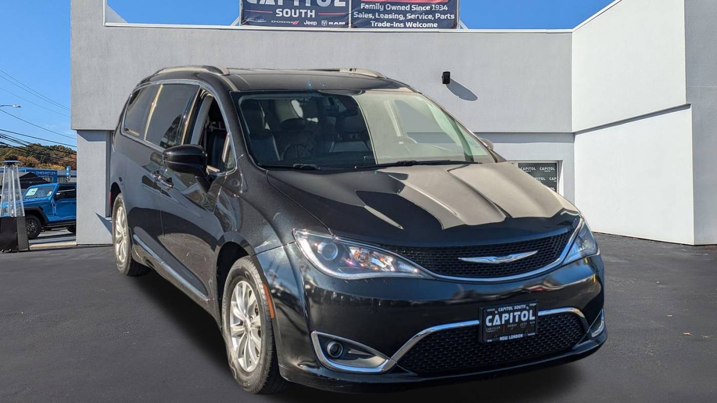 2017 Chrysler Pacifica Touring L — Minivan — 64,462 mi — New London, CT