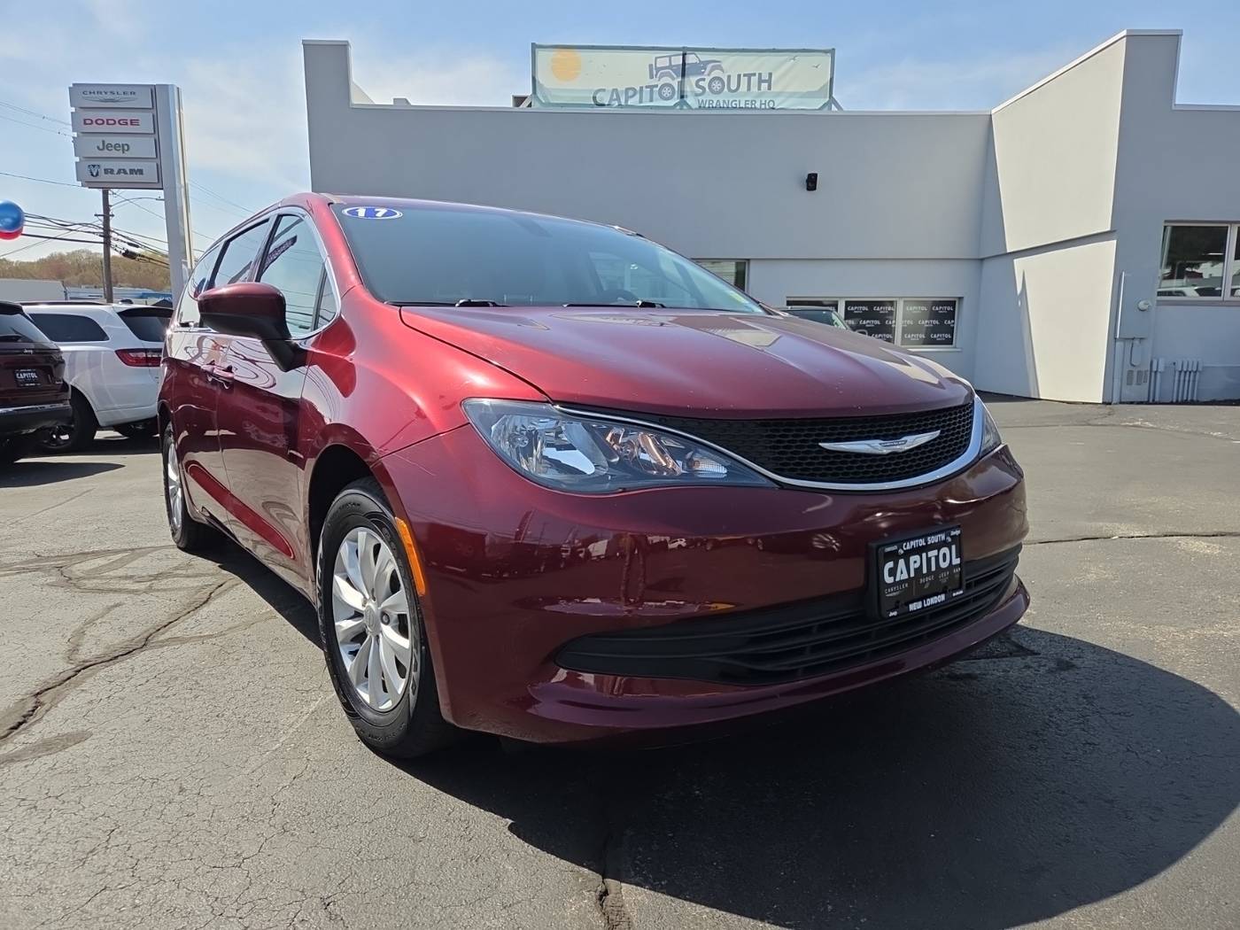 2017 Chrysler Pacifica Touring — Minivan — 129,170 mi — New London, CT