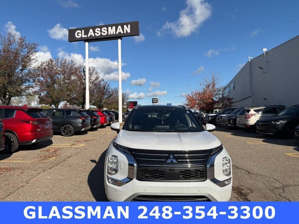2024 Mitsubishi Outlander SEL — SUV — 18,192 mi — Southfield, MI