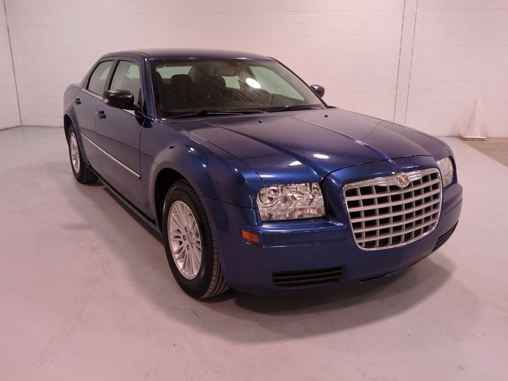 2009 Chrysler 300 LX — Sedan — 49,330 mi — Southfield, MI