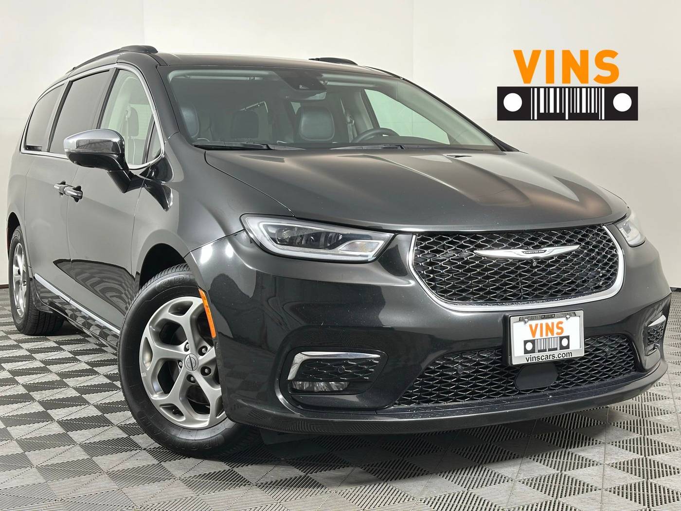 2022 Chrysler Pacifica Limited — Minivan — 60,600 mi — Baltimore, MD