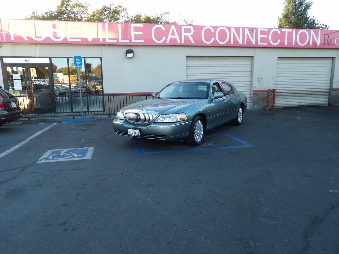 2005 Lincoln Town Car Signature — Sedan — 120,235 mi — Roseville, CA