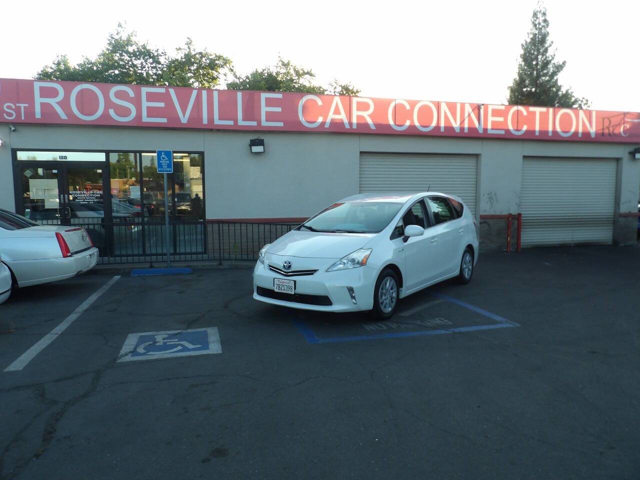 2014 Toyota Prius v Three — Wagon — 139,778 mi — Roseville, CA