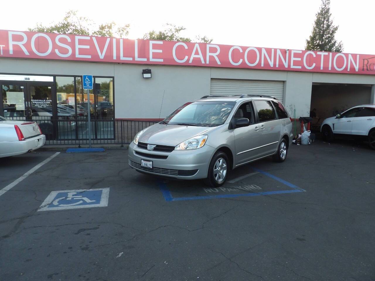 2004 Toyota Sienna CE — Minivan — 124,470 mi — Roseville, CA
