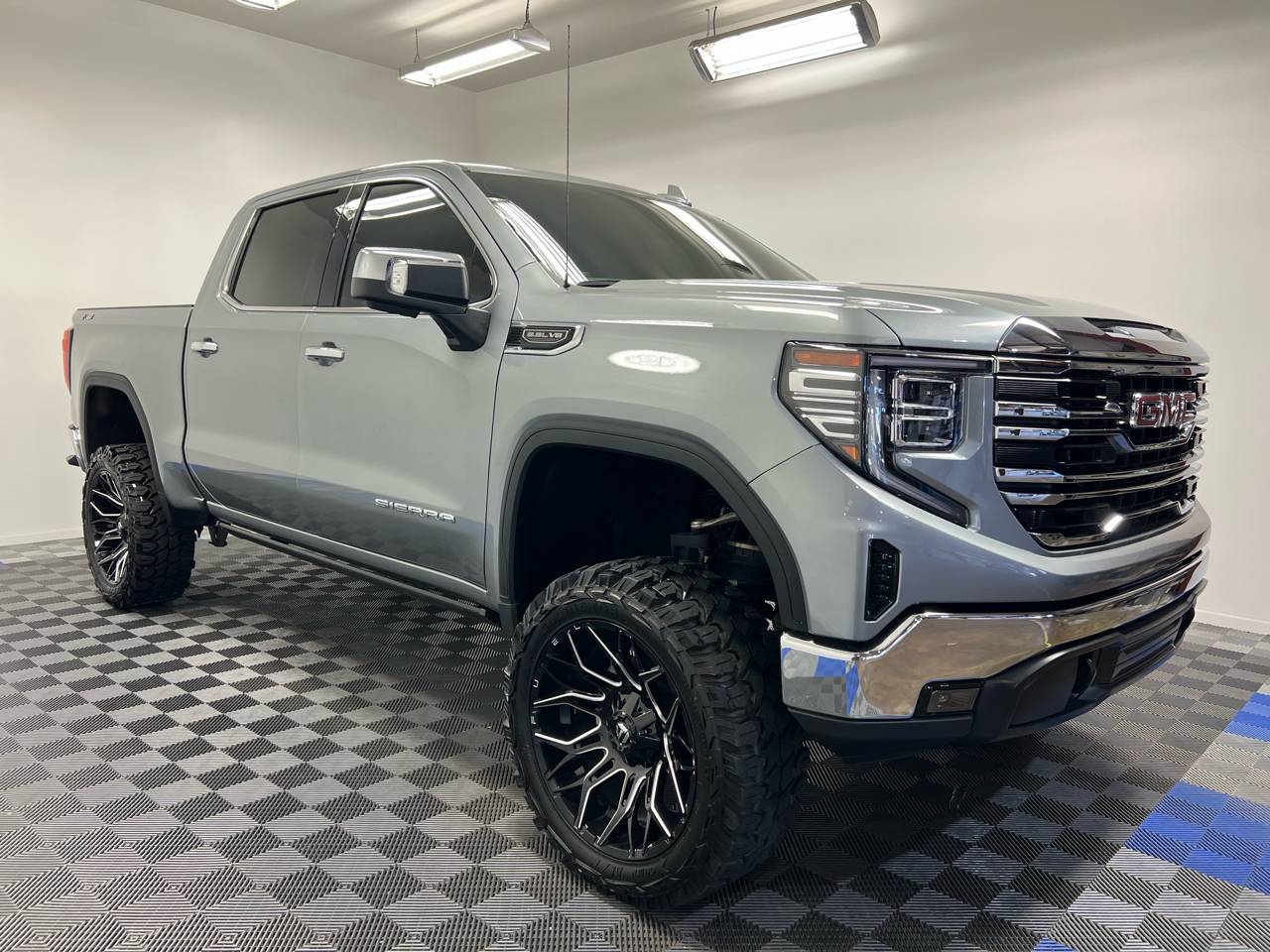 2023 GMC Sierra 1500 SLT — Pickup Truck — 18,316 mi — Ridgeland, MS