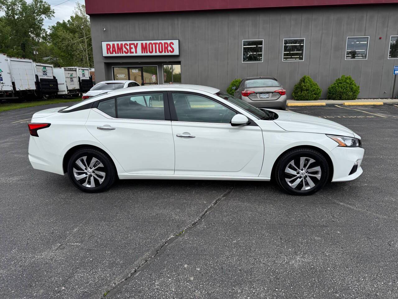 2021 Nissan Altima S — Sedan — 112,210 mi — Riverside, MO
