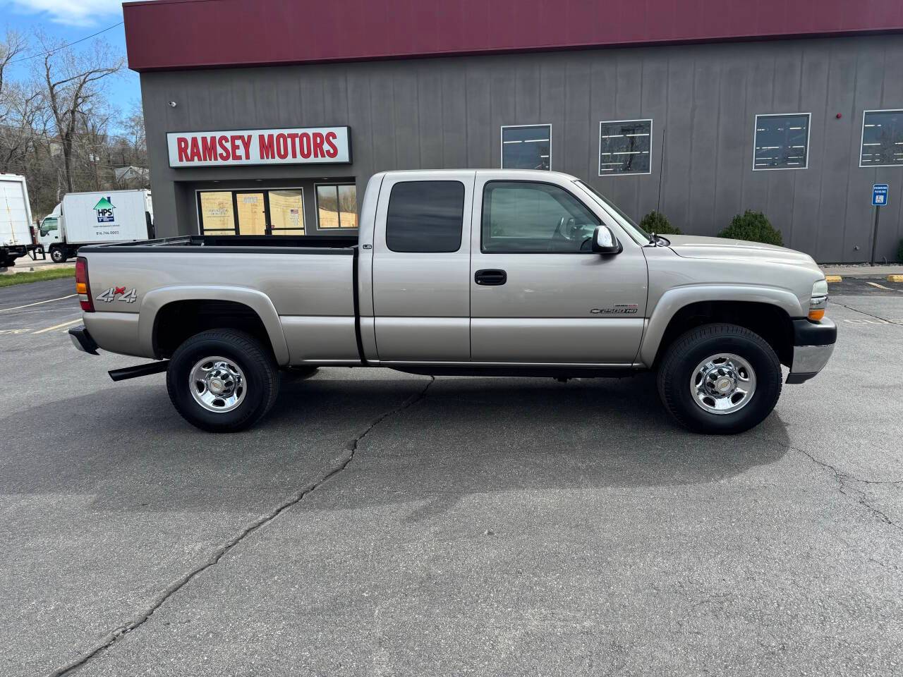2001 Chevrolet Silverado 2500 LT — Pickup Truck — 80,533 mi — Riverside, MO