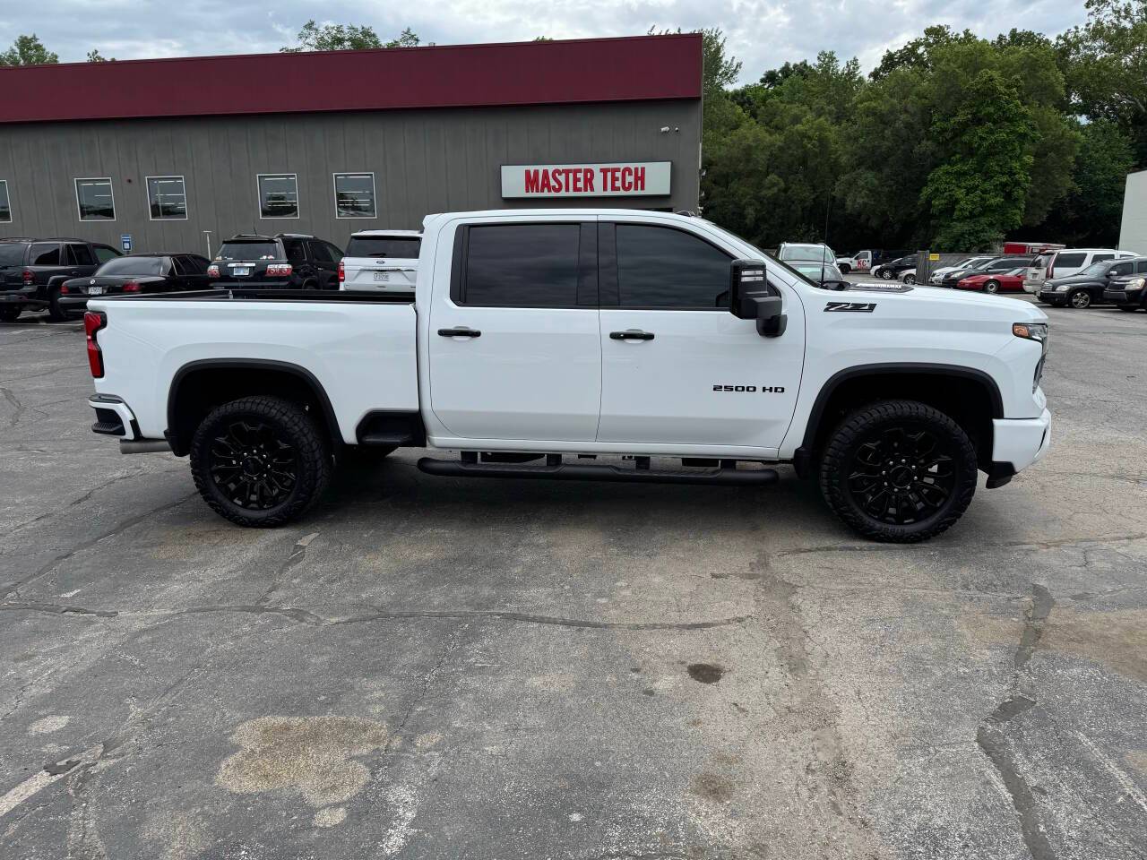 2024 Chevrolet Silverado 2500HD LTZ — Pickup Truck — 29,191 mi — Riverside, MO
