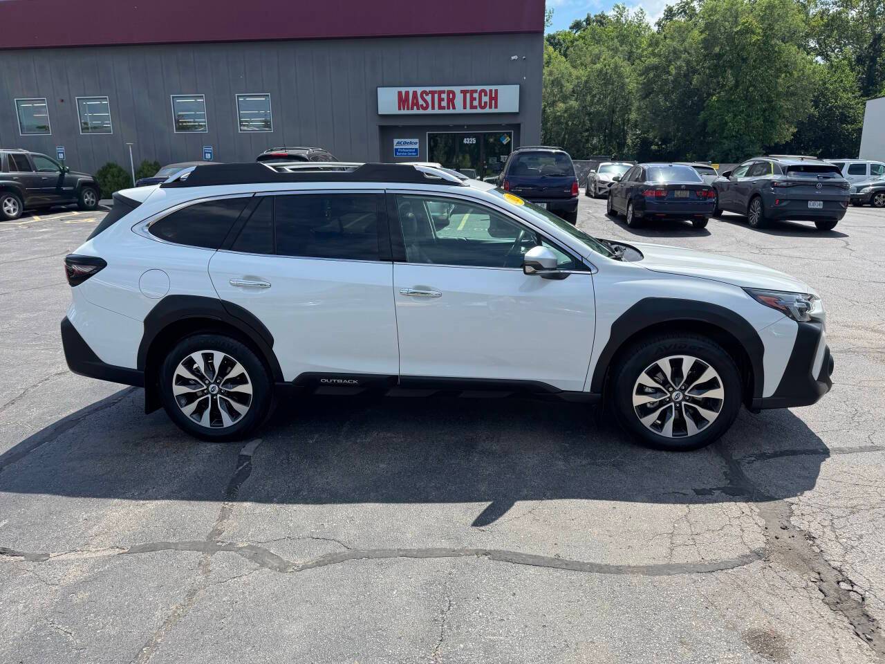 2023 Subaru Outback Touring XT — SUV — 32,680 mi — Riverside, MO
