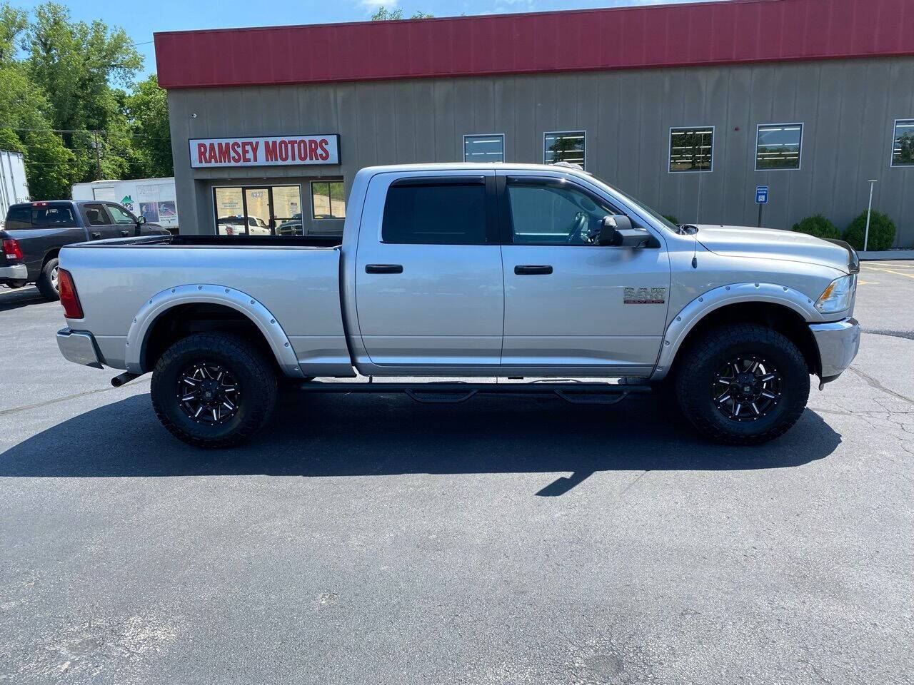 2013 Ram 2500 SLT — Pickup Truck — 140,422 mi — Riverside, MO