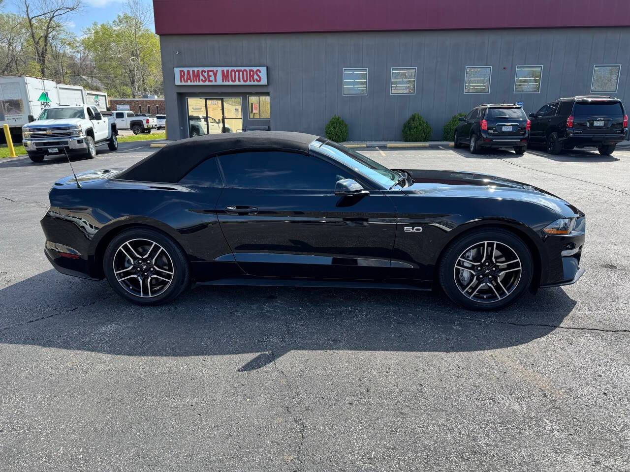 2020 Ford Mustang GT Premium — Convertible — 68,115 mi — Riverside, MO