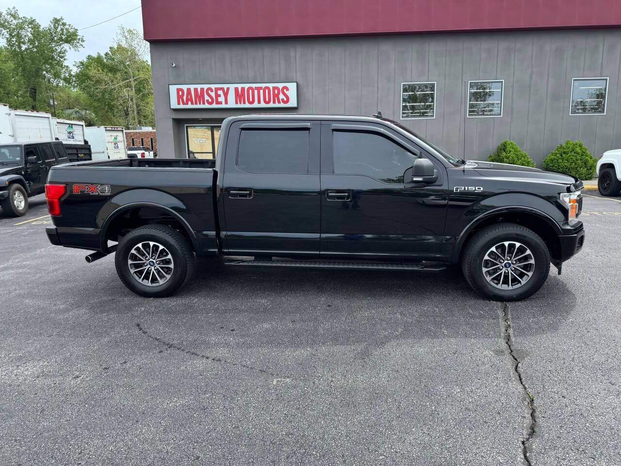 2019 Ford F-150 XLT — Pickup Truck — 101,469 mi — Riverside, MO
