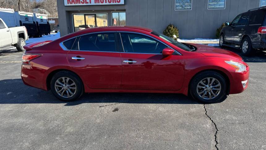2015 Nissan Altima 2.5 S — Sedan — 162,143 mi — Riverside, MO