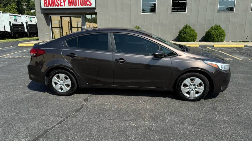 2017 Kia Forte LX — Sedan — 70,757 mi — Riverside, MO