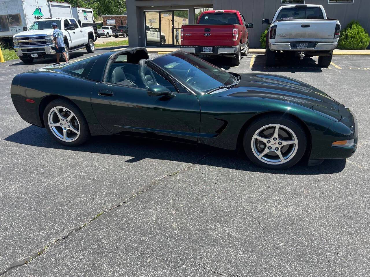 2001 Chevrolet Corvette Base — Coupe — 43,657 mi — Riverside, MO