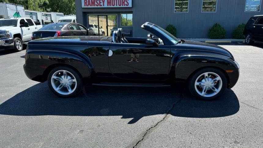 2005 Chevrolet SSR LS — Pickup Truck — 33,394 mi — Riverside, MO