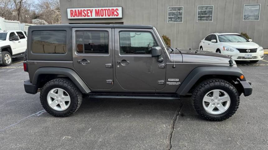 2014 Jeep Wrangler Sport — SUV — 156,000 mi — Riverside, MO