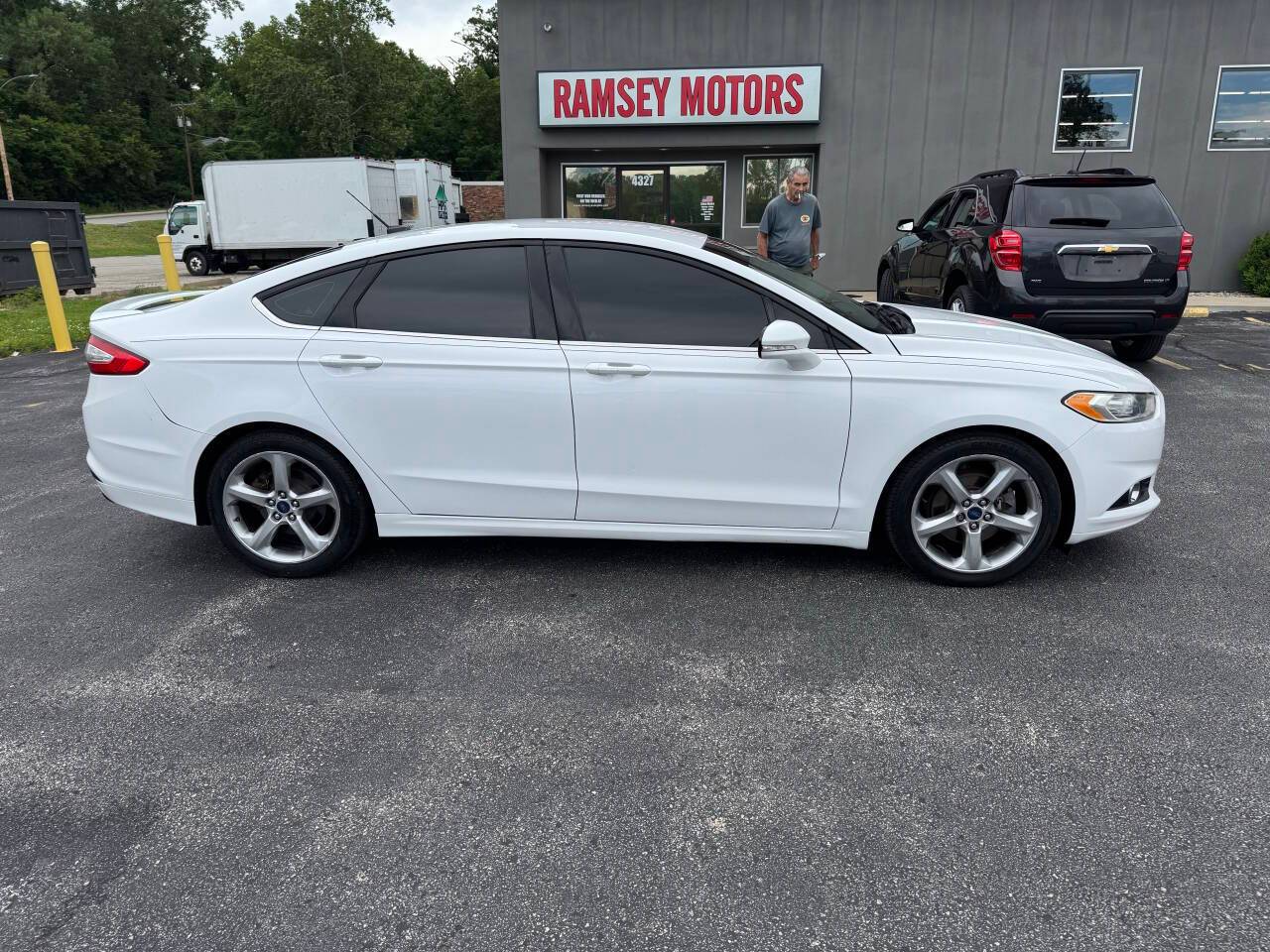 2016 Ford Fusion SE — Sedan — 132,735 mi — Riverside, MO