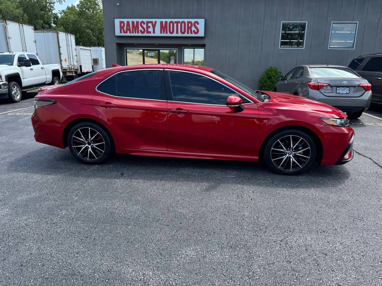 2023 Toyota Camry SE — Sedan — 80,679 mi — Riverside, MO
