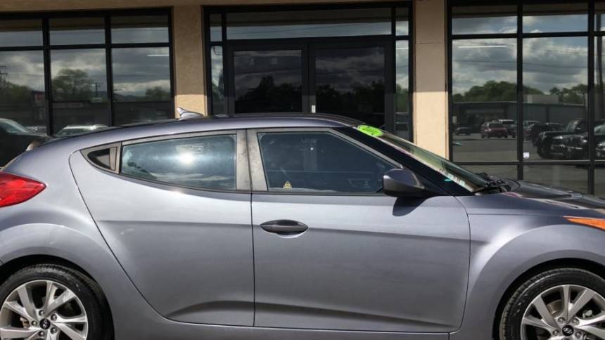 2017 Hyundai Veloster Base — Hatchback — 93,467 mi — Reno, NV