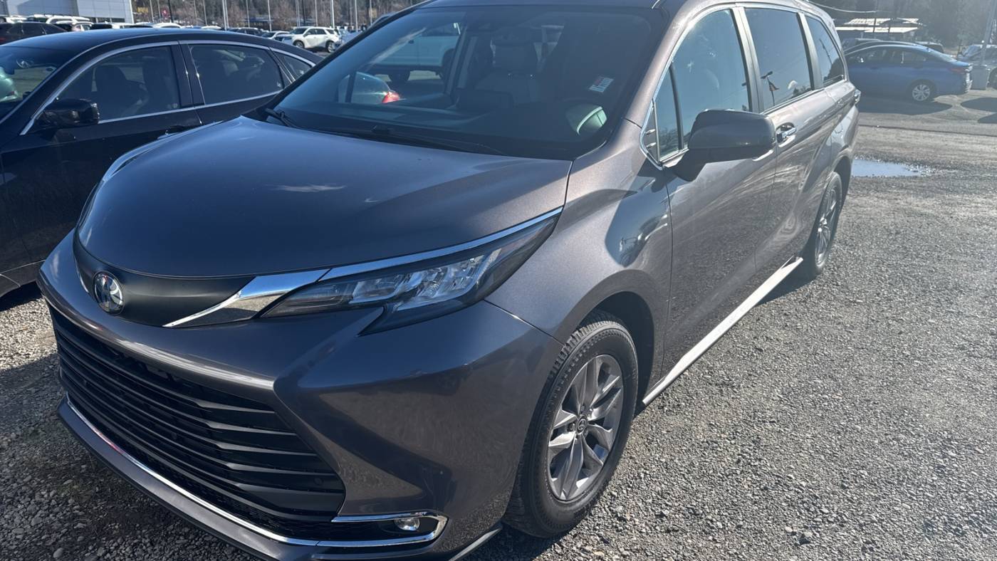 2023 Toyota Sienna XLE — Minivan — 53,780 mi — Spokane Valley, WA