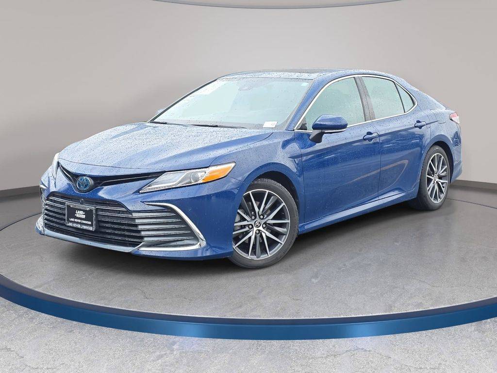 2023 Toyota Camry Hybrid XLE