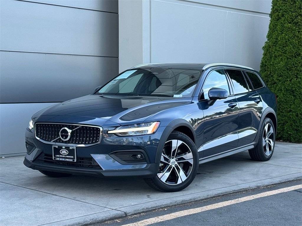 2024 Volvo V60 Cross Country Plus — Wagon — 17,320 mi — Lynnwood, WA