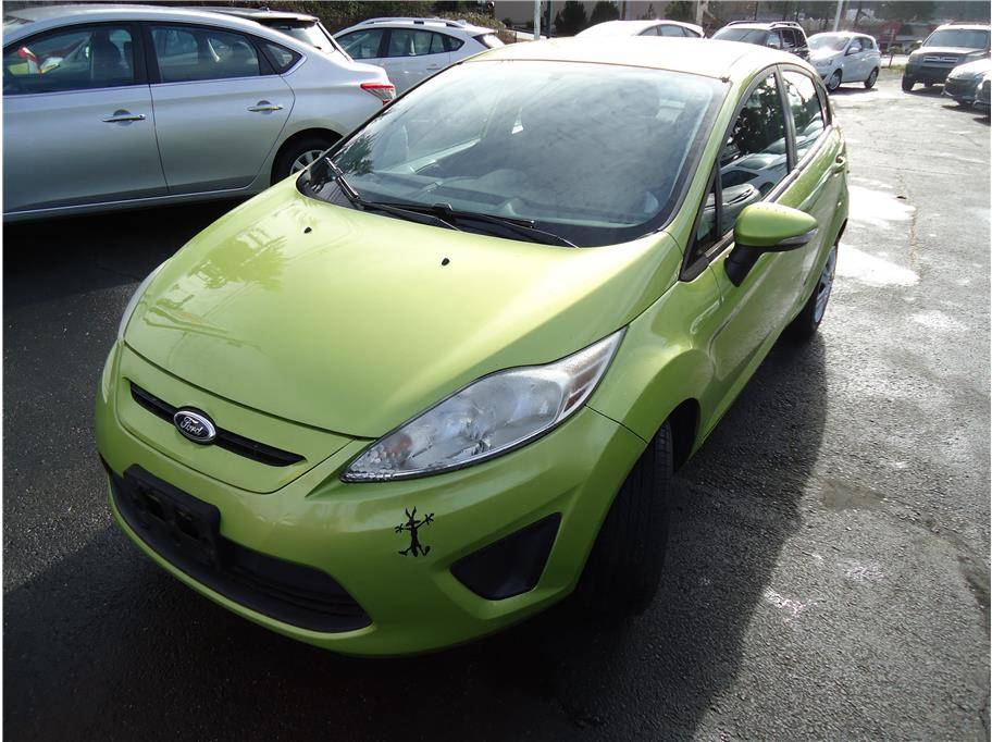 2013 Ford Fiesta SE — Hatchback — 84,123 mi — Everett, WA