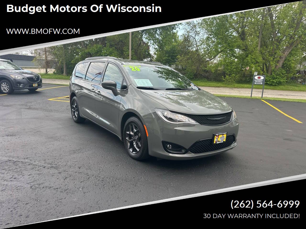 2020 Chrysler Pacifica Touring — Minivan — 99,272 mi — Racine, WI