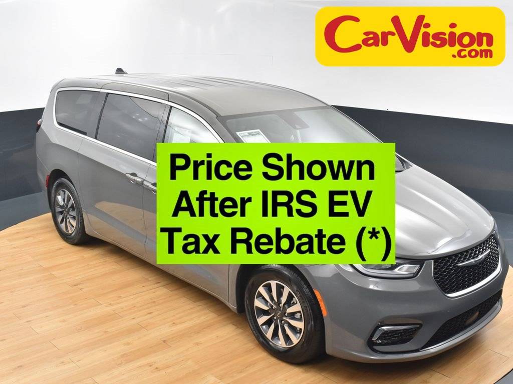 2023 Chrysler Pacifica Hybrid Touring L — Minivan — 61,953 mi — Trooper, PA