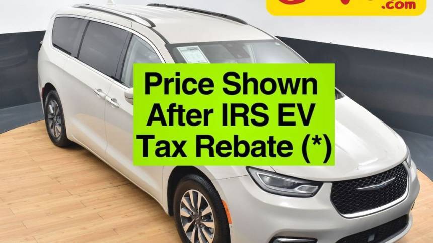 2021 Chrysler Pacifica Hybrid Touring L — Minivan — 70,052 mi — Trooper, PA