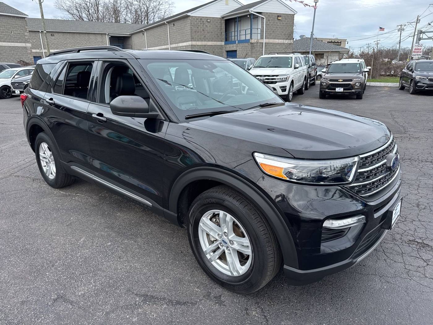 2022 Ford Explorer XLT — SUV — 24,685 mi — Amityville, NY