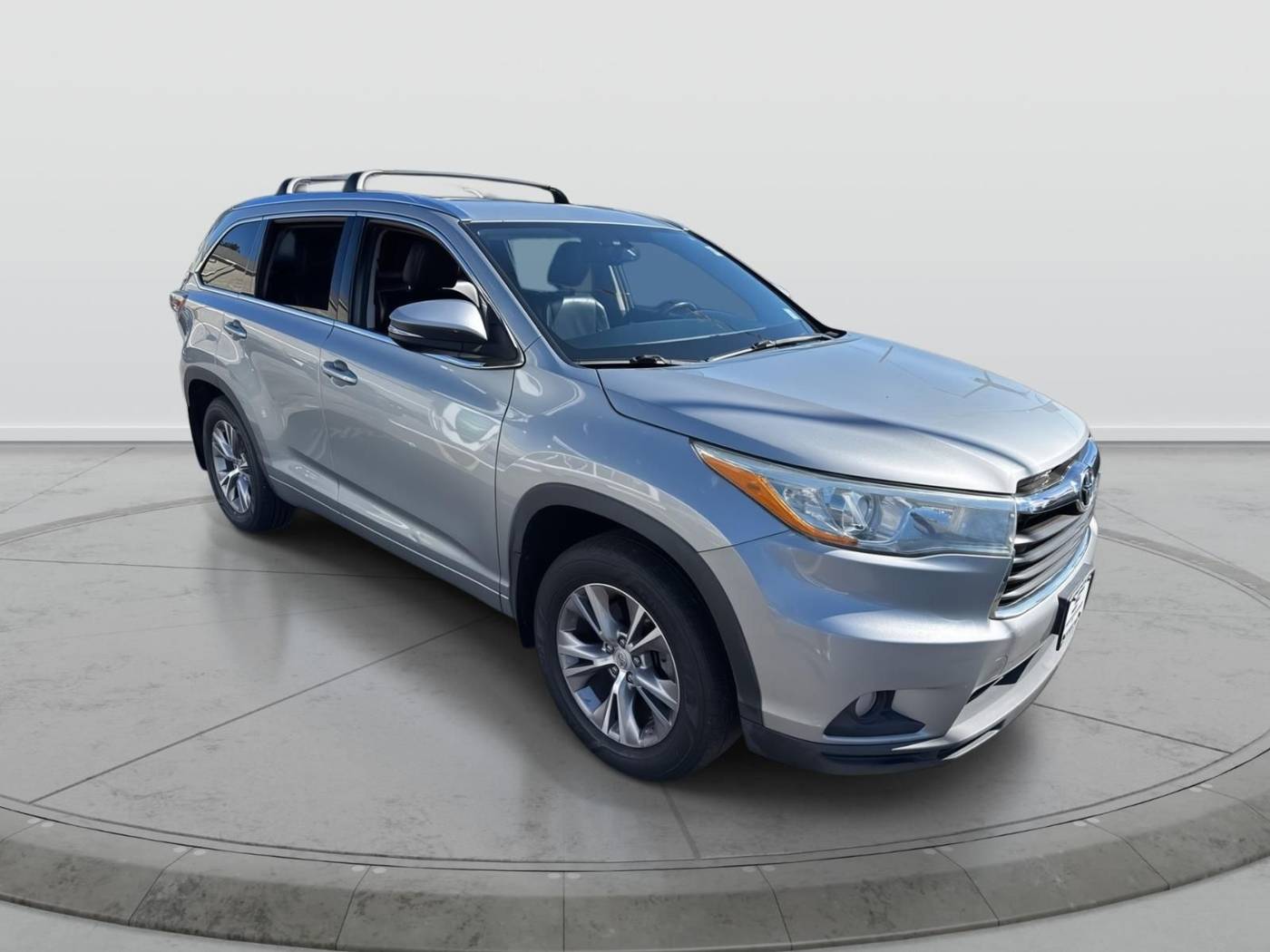 2015 Toyota Highlander XLE — SUV — 124,533 mi — Amityville, NY