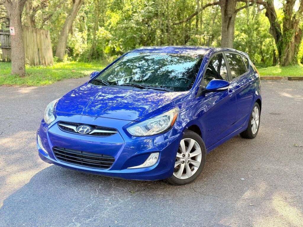 2013 Hyundai Accent SE — Hatchback — 102,406 mi — Tampa, FL