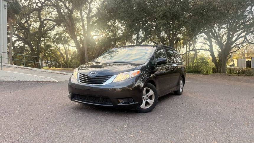 2014 Toyota Sienna LE — Minivan — 134,700 mi — Tampa, FL