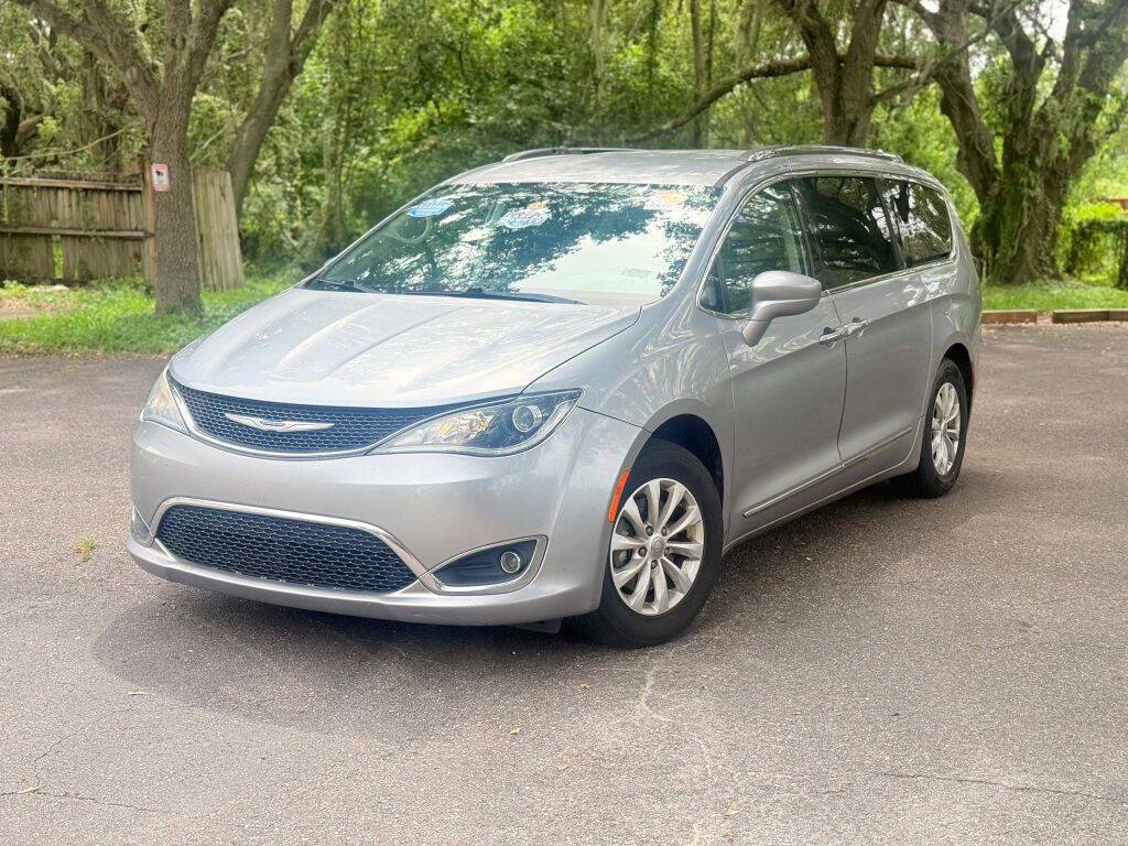 2019 Chrysler Pacifica Touring L — Minivan — 105,705 mi — Tampa, FL