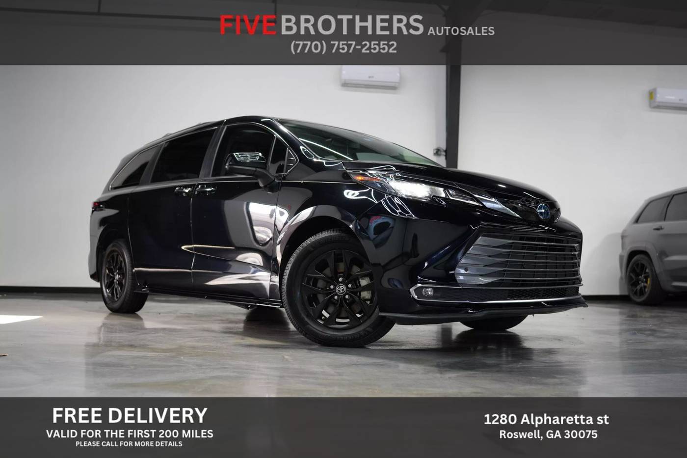 2022 Toyota Sienna XLE — Minivan — 33,512 mi — Roswell, GA