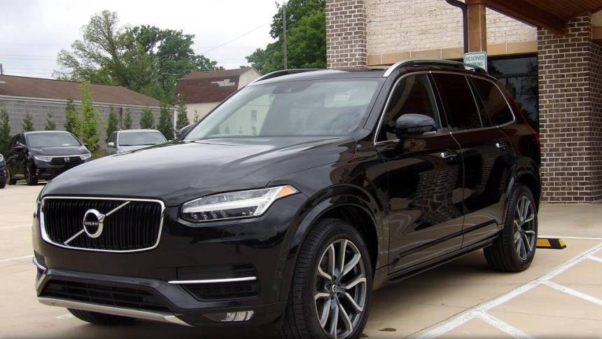 2016 Volvo XC90 T6 Momentum