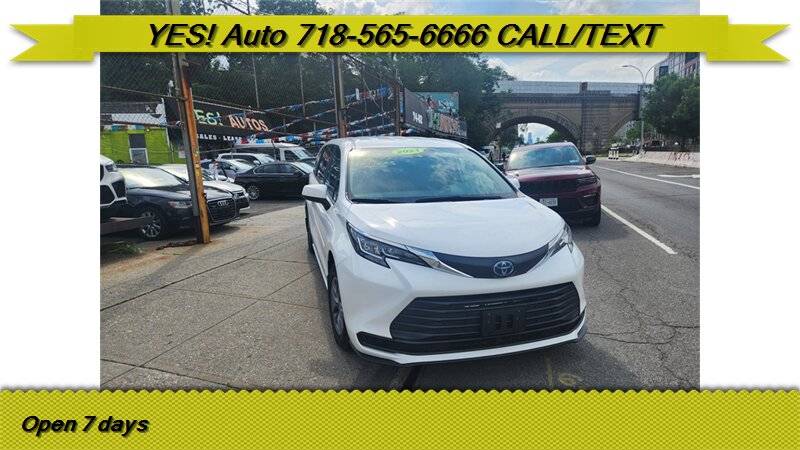 2021 Toyota Sienna LE — Minivan — 31,122 mi — Elmhurst, NY