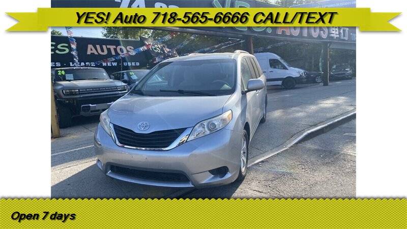 2014 Toyota Sienna LE — Minivan — 123,096 mi — Elmhurst, NY