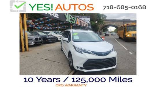 2023 Toyota Sienna XLE — Minivan — 30,813 mi — Elmhurst, NY