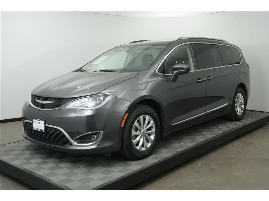 2018 Chrysler Pacifica Touring L — Minivan — 89,822 mi — Sacramento, CA