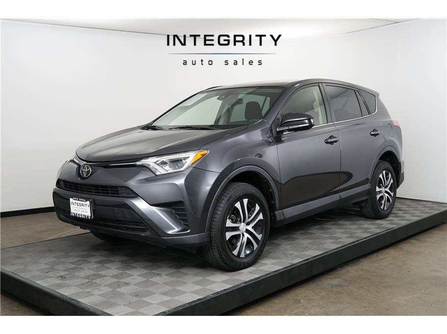 2018 Toyota RAV4 LE — SUV — 30,388 mi — Sacramento, CA